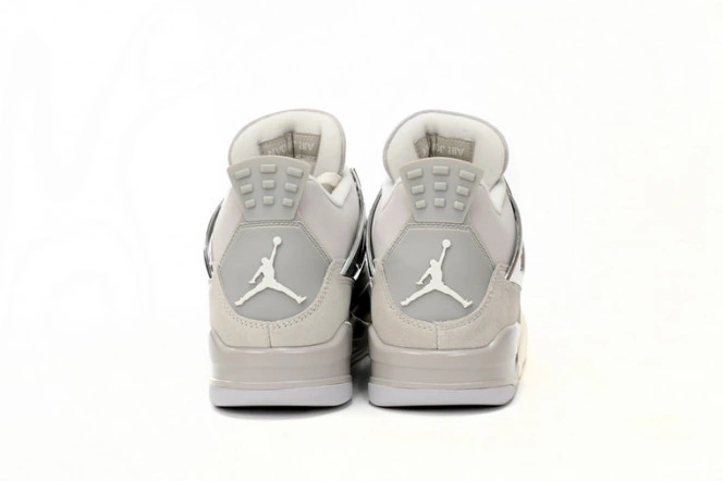 HYPE WMNS Air Frozen AQ9129-001 Jordan 4 Moments 0727